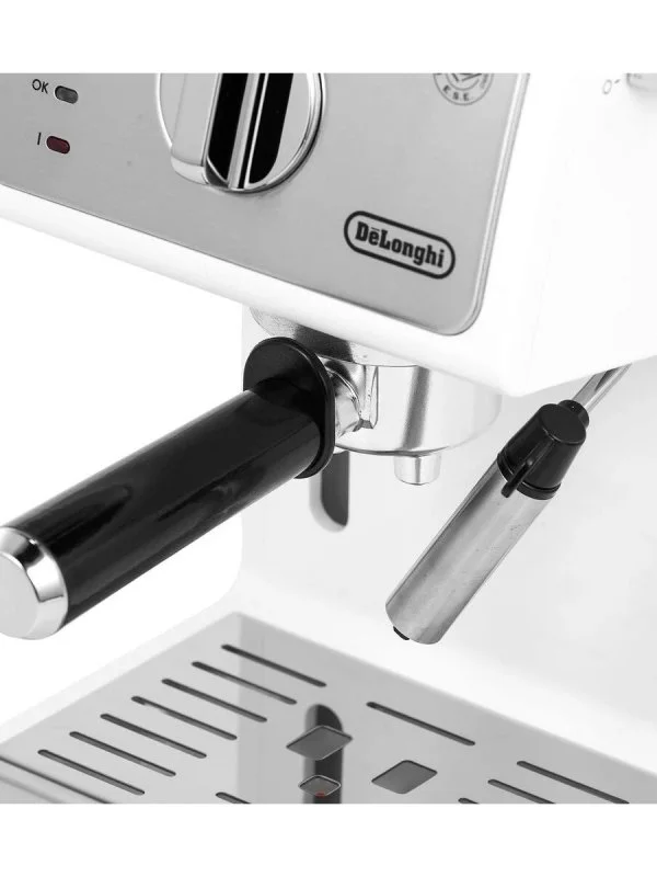 Кофеварка DeLonghi ECP33.21.W, белая