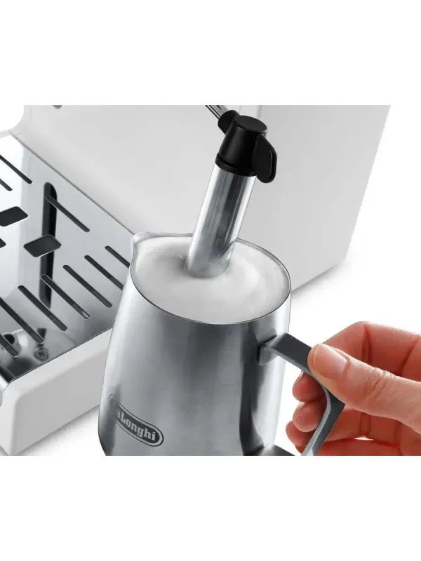 Кофеварка DeLonghi ECP33.21.W, белая
